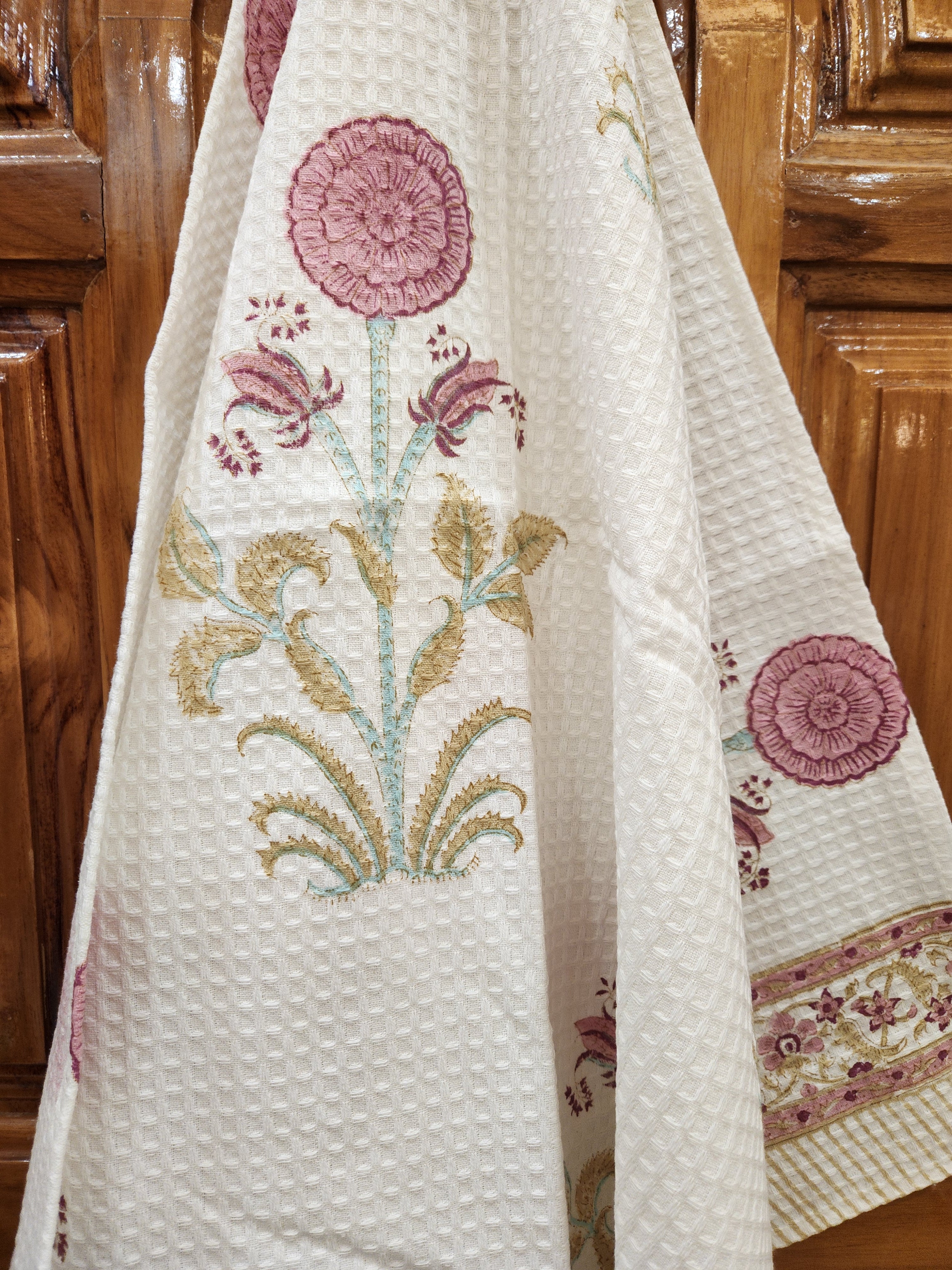 HANDBLOCKED BODY TOWEL