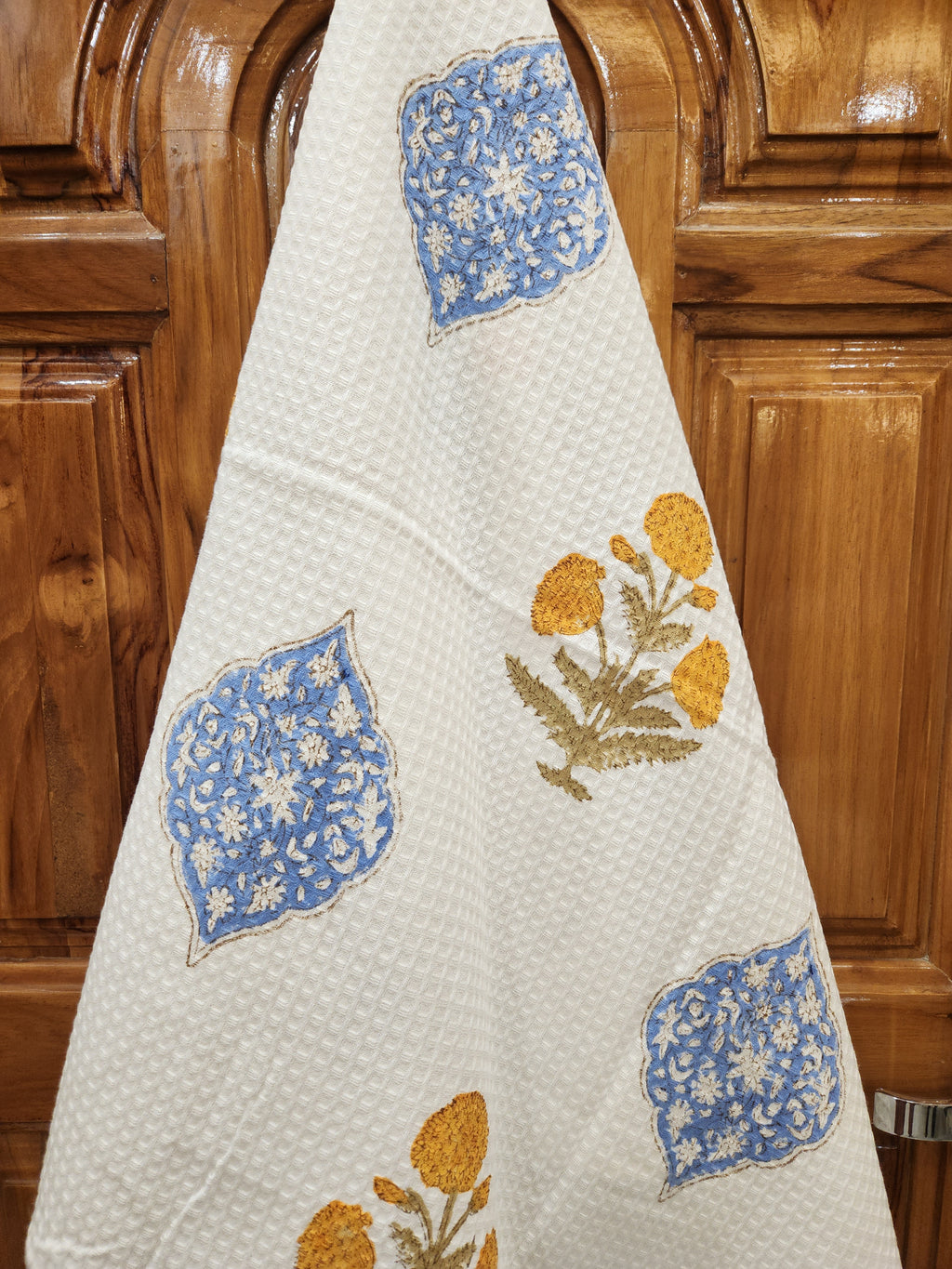 HANDBLOCKED BODY TOWEL