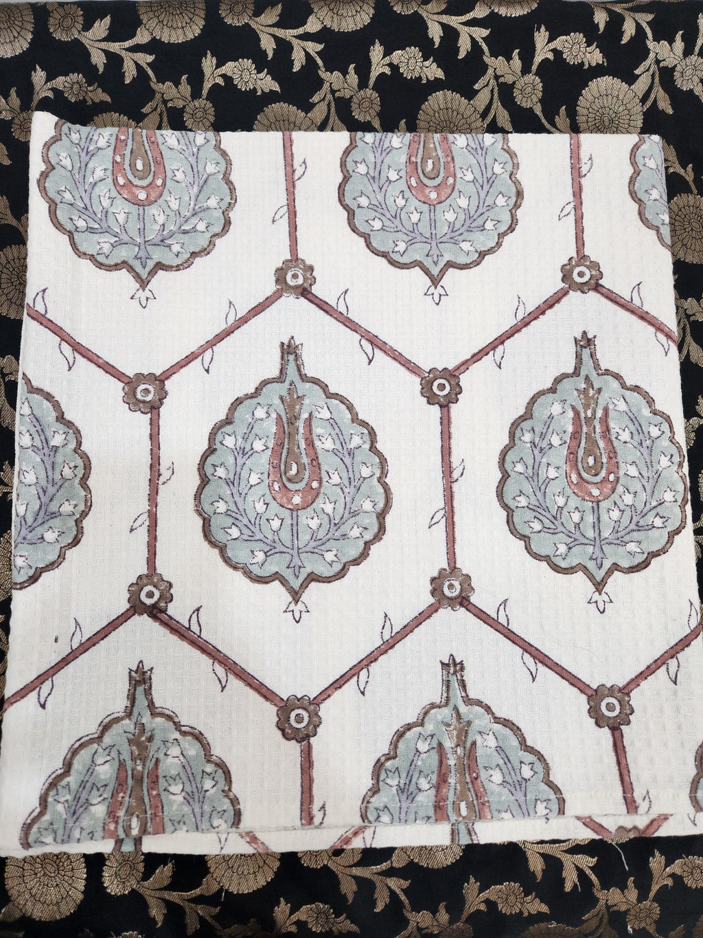 HANDBLOCKED BODY TOWEL