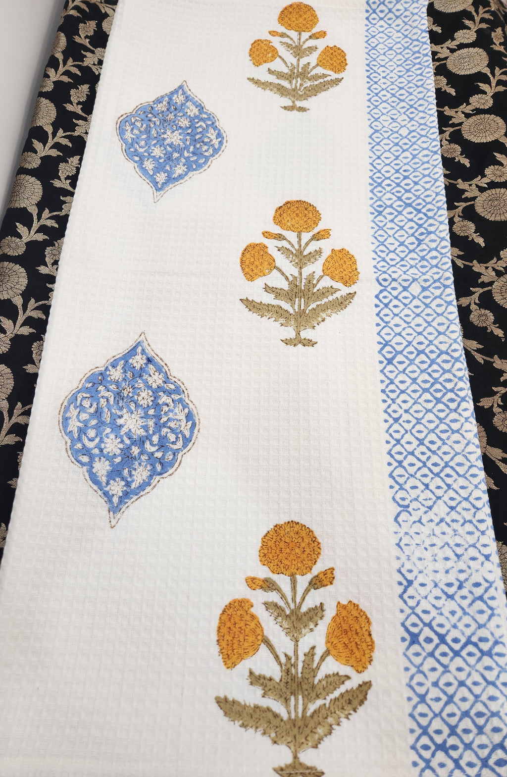 HANDBLOCKED BODY TOWEL