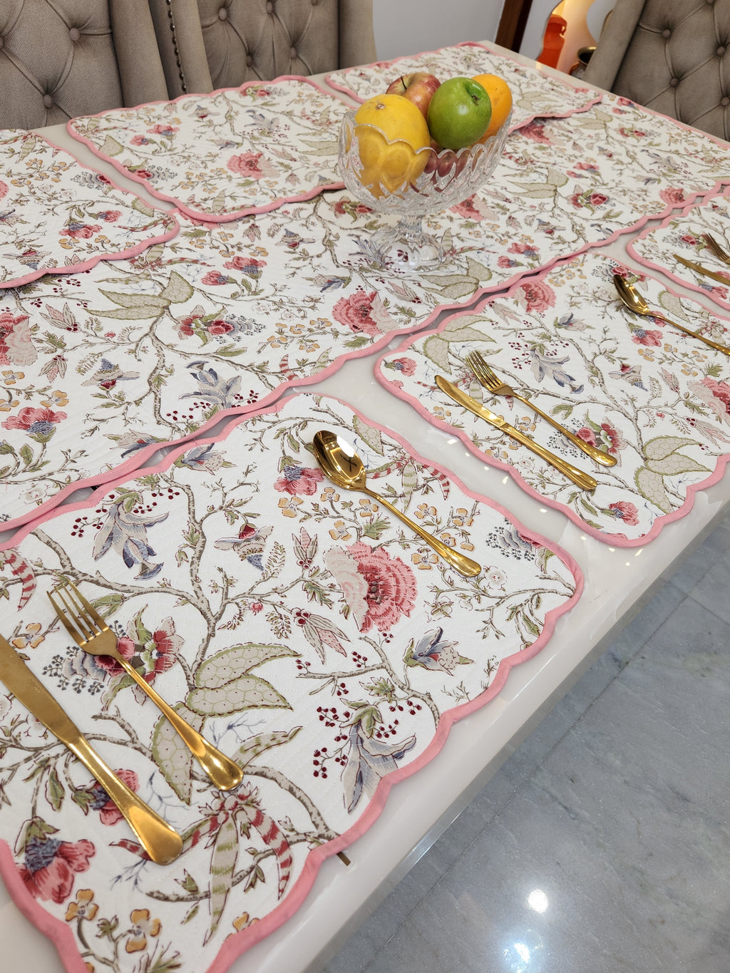 REVERSIBLE QUILTED TABLE RUNNER AND MATS