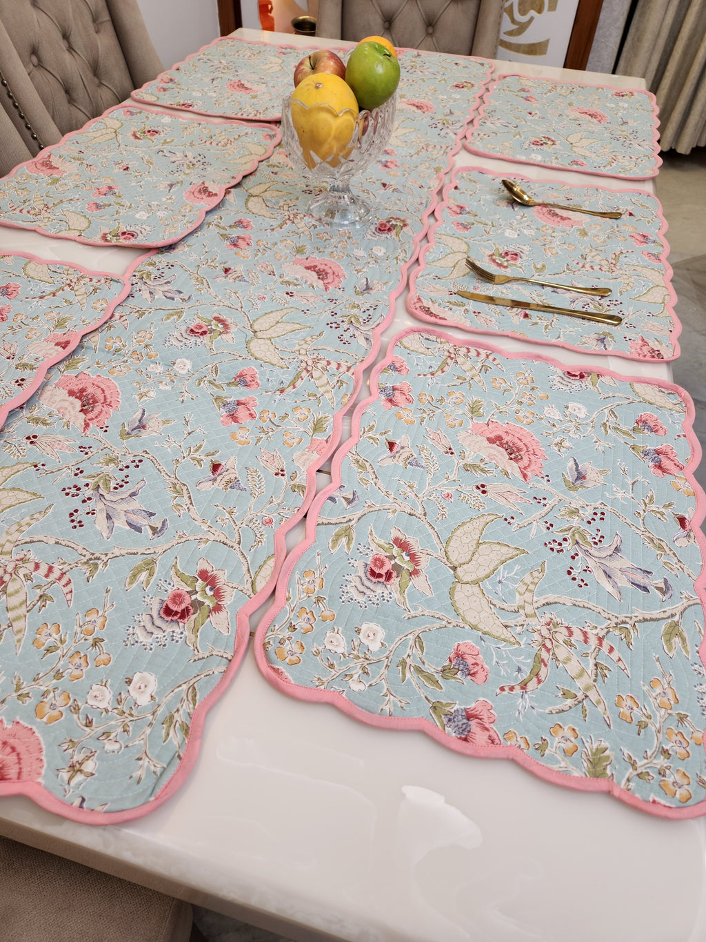 REVERSIBLE QUILTED TABLE RUNNER AND MATS