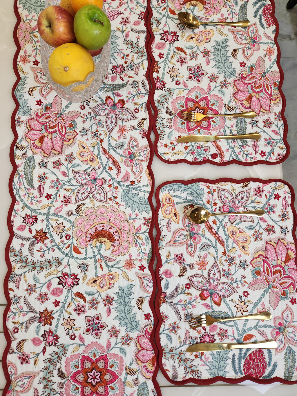 REVERSIBLE QUILTED TABLE RUNNER AND MATS