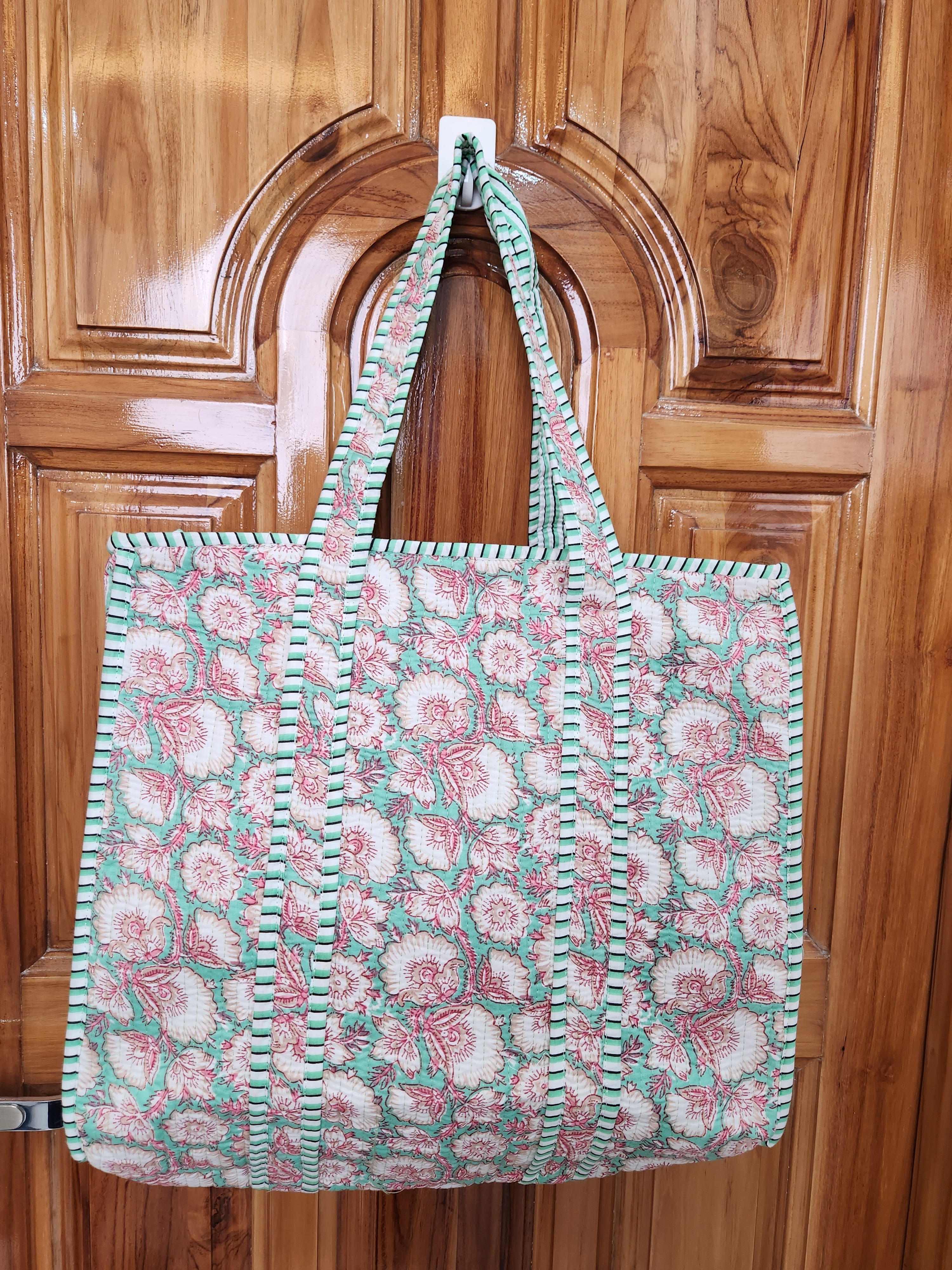 TOTE BAG with zipper