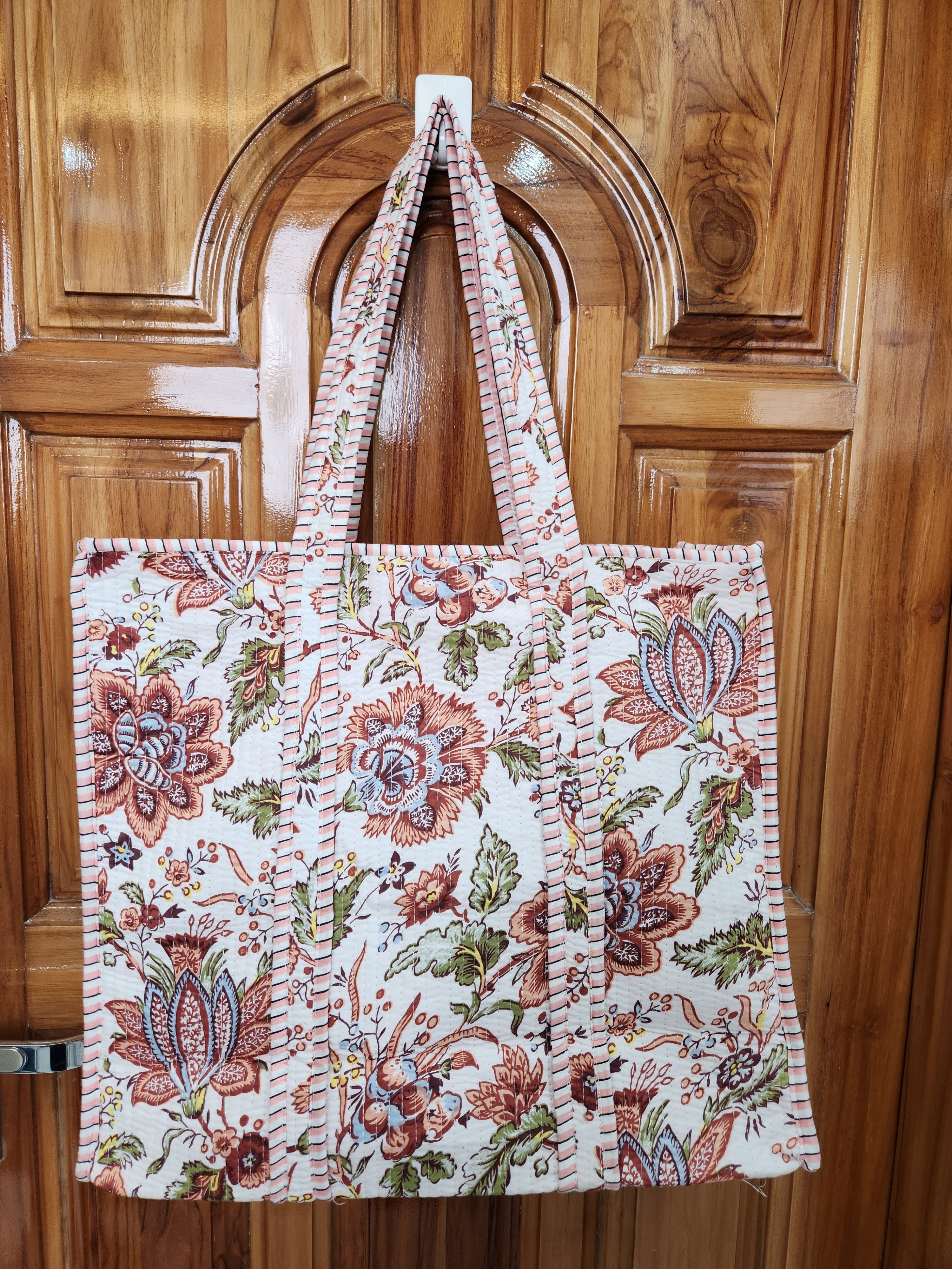 TOTE BAG with zipper