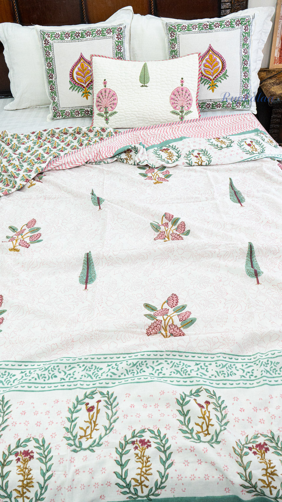 Velvet Petals Reversible Single Bed Mulmul Dohar