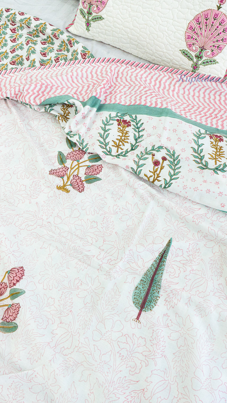 Velvet Petals Reversible Single Bed Mulmul Dohar