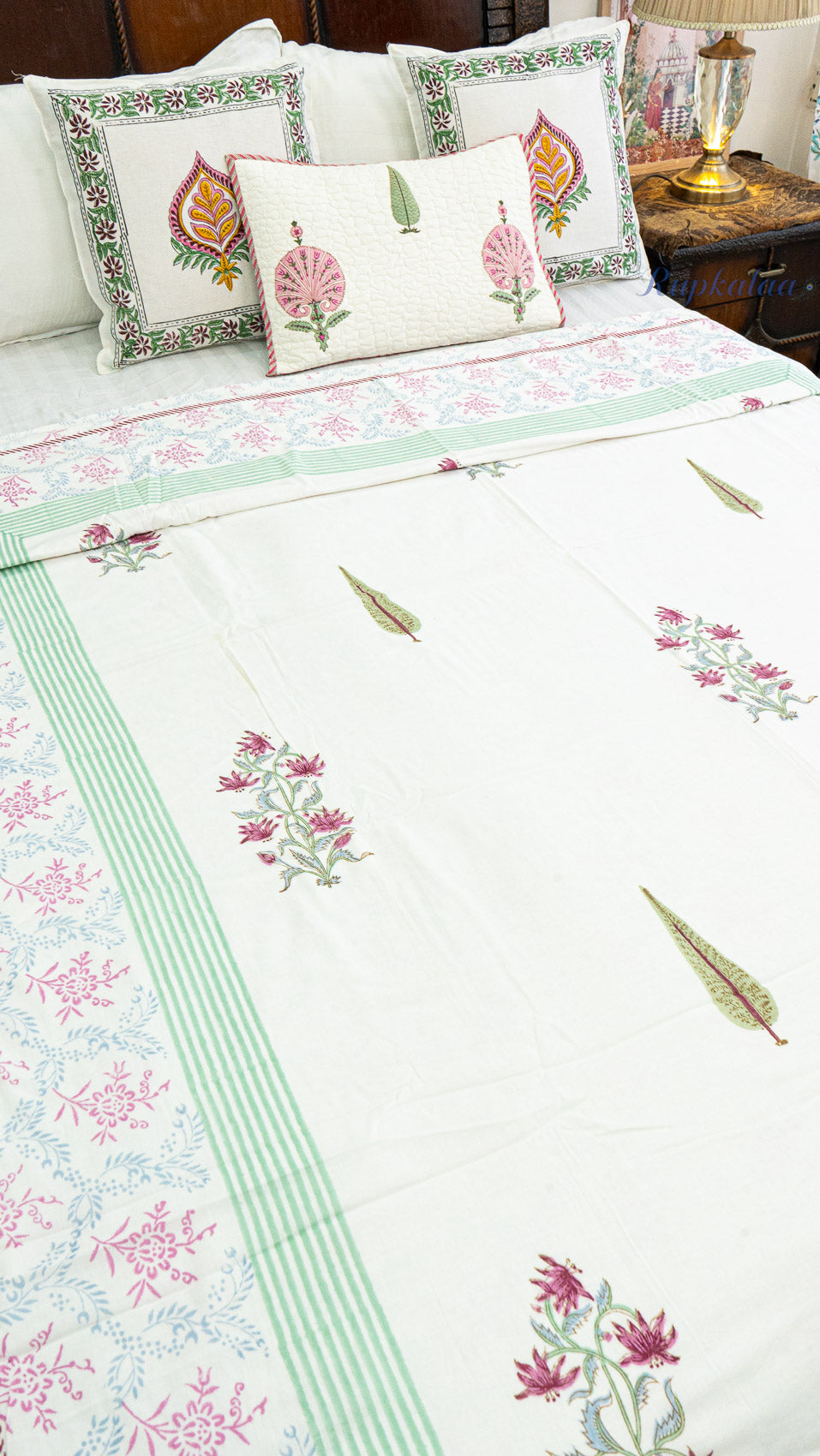 Layered Blooms Reversible Single Bed Mulmul Dohar