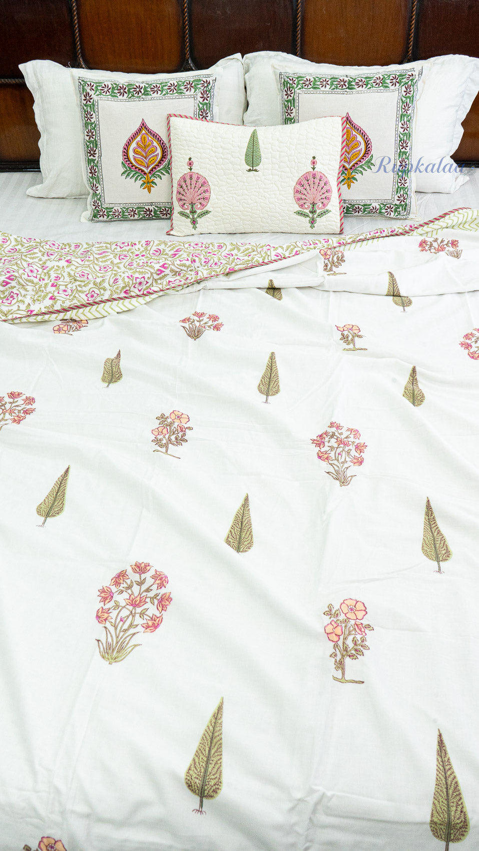 Floral Elegance Reversible Double Bed Mulmul Dohar