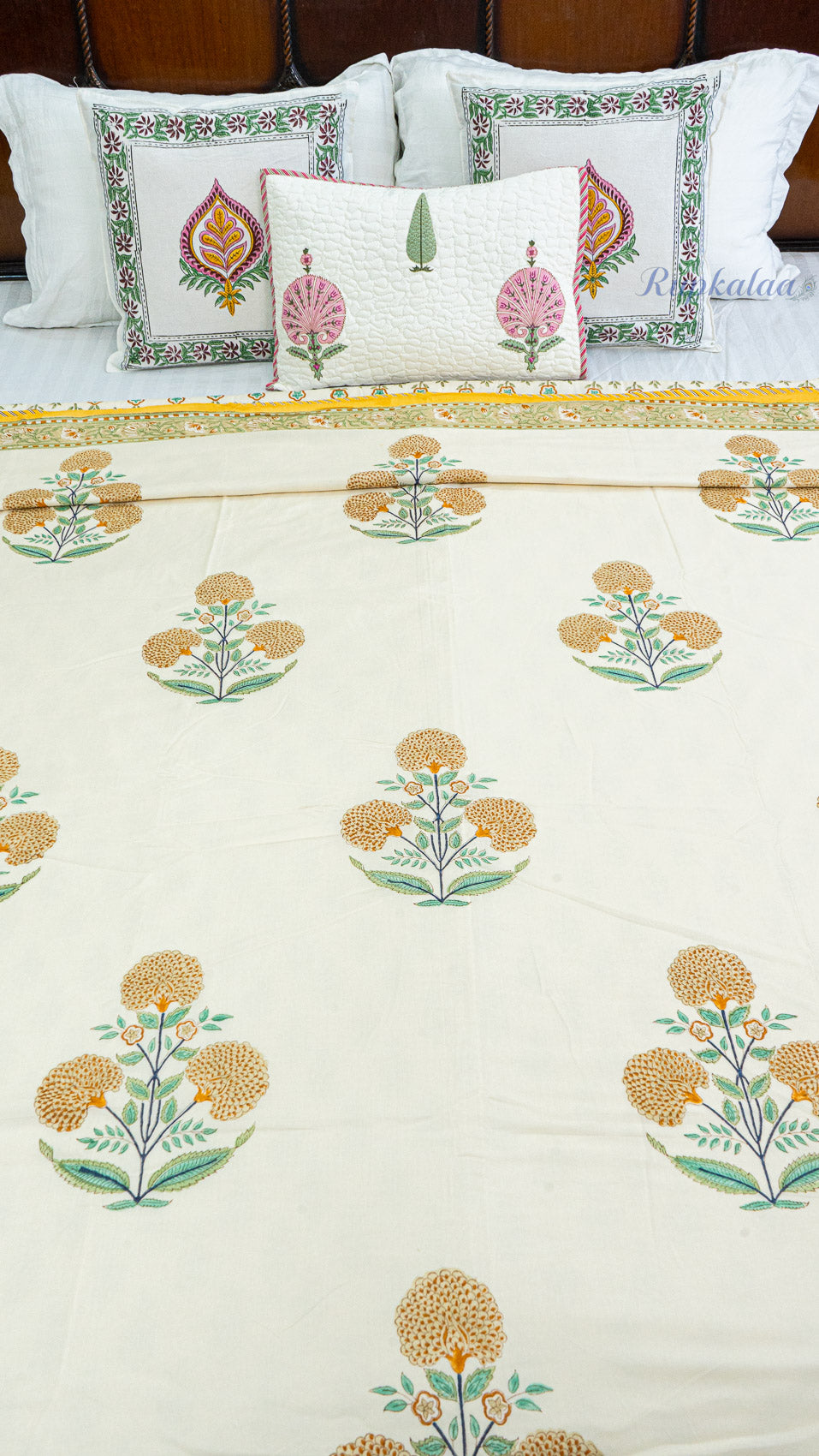 Golden Drift Reversible Double Bed Mulmul Dohar (Cream Base)