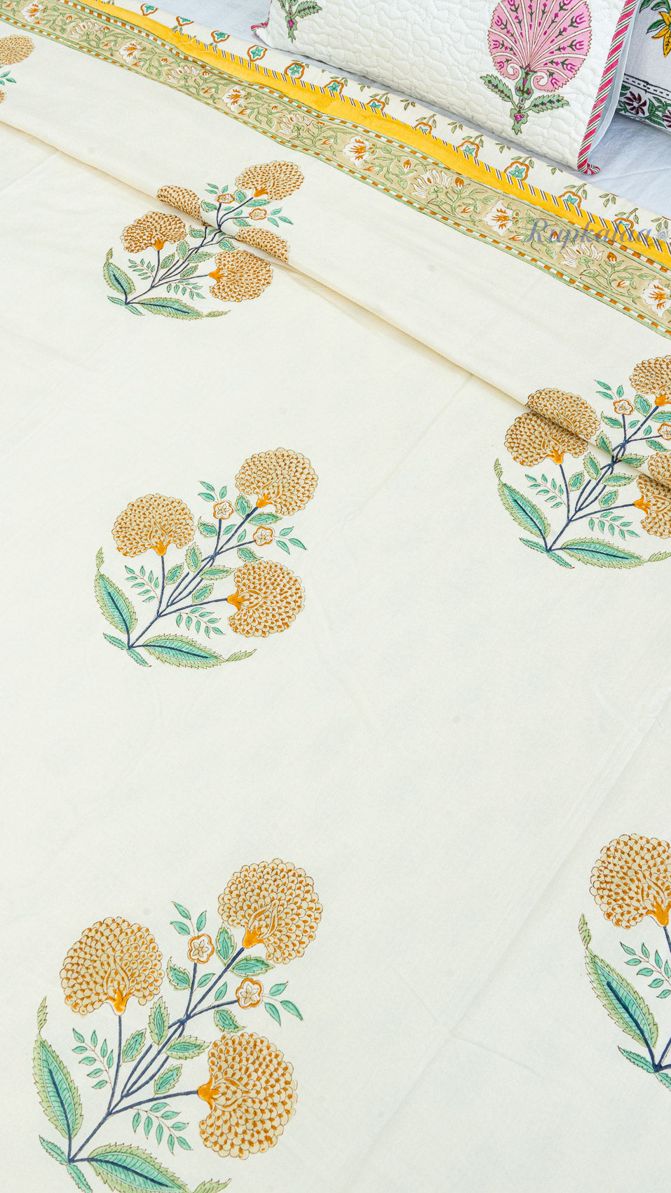 Golden Drift Reversible Double Bed Mulmul Dohar (Cream Base)