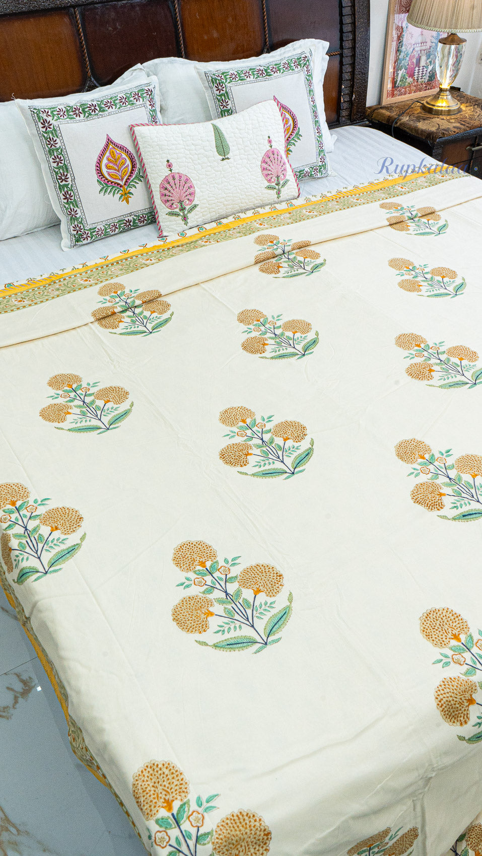 Golden Drift Reversible Double Bed Mulmul Dohar (Cream Base)