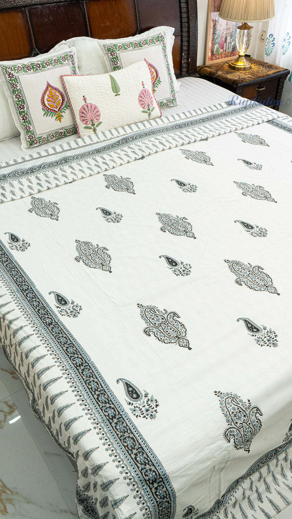 Aakar Reversible Double Bed Mulmul Dohar