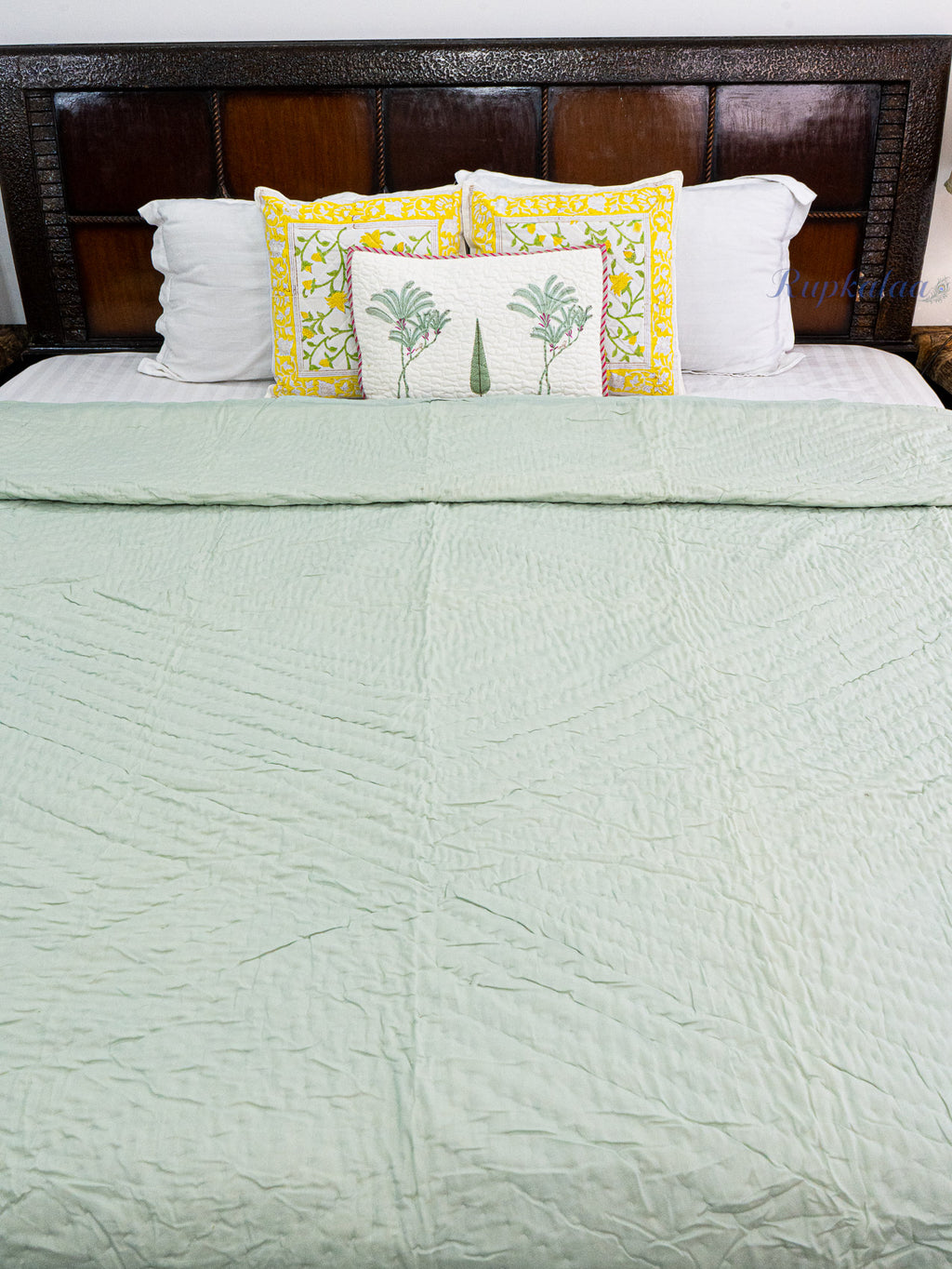 Soft Sage Reversible Mulmul Double Bed Quilt
