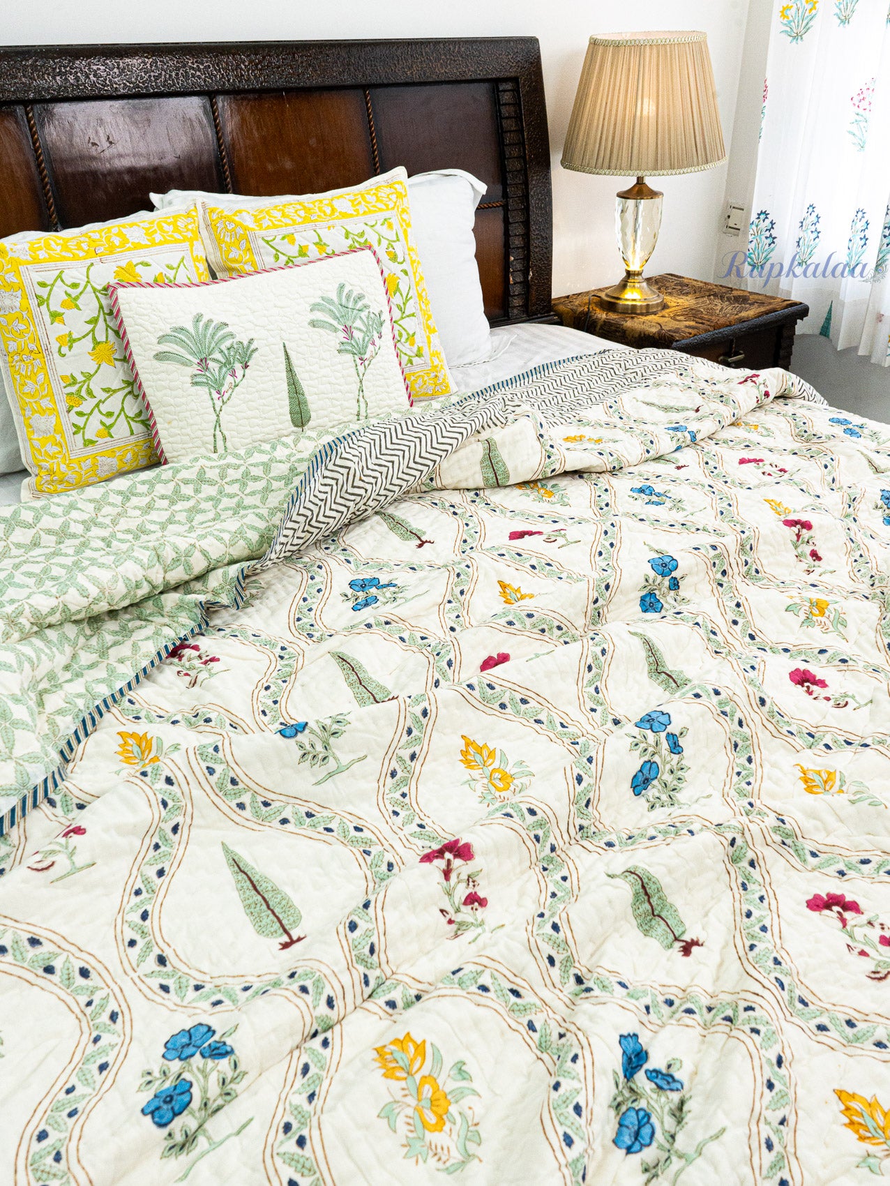 Karigar Bloom Reversible Mulmul Double Bed Quilt
