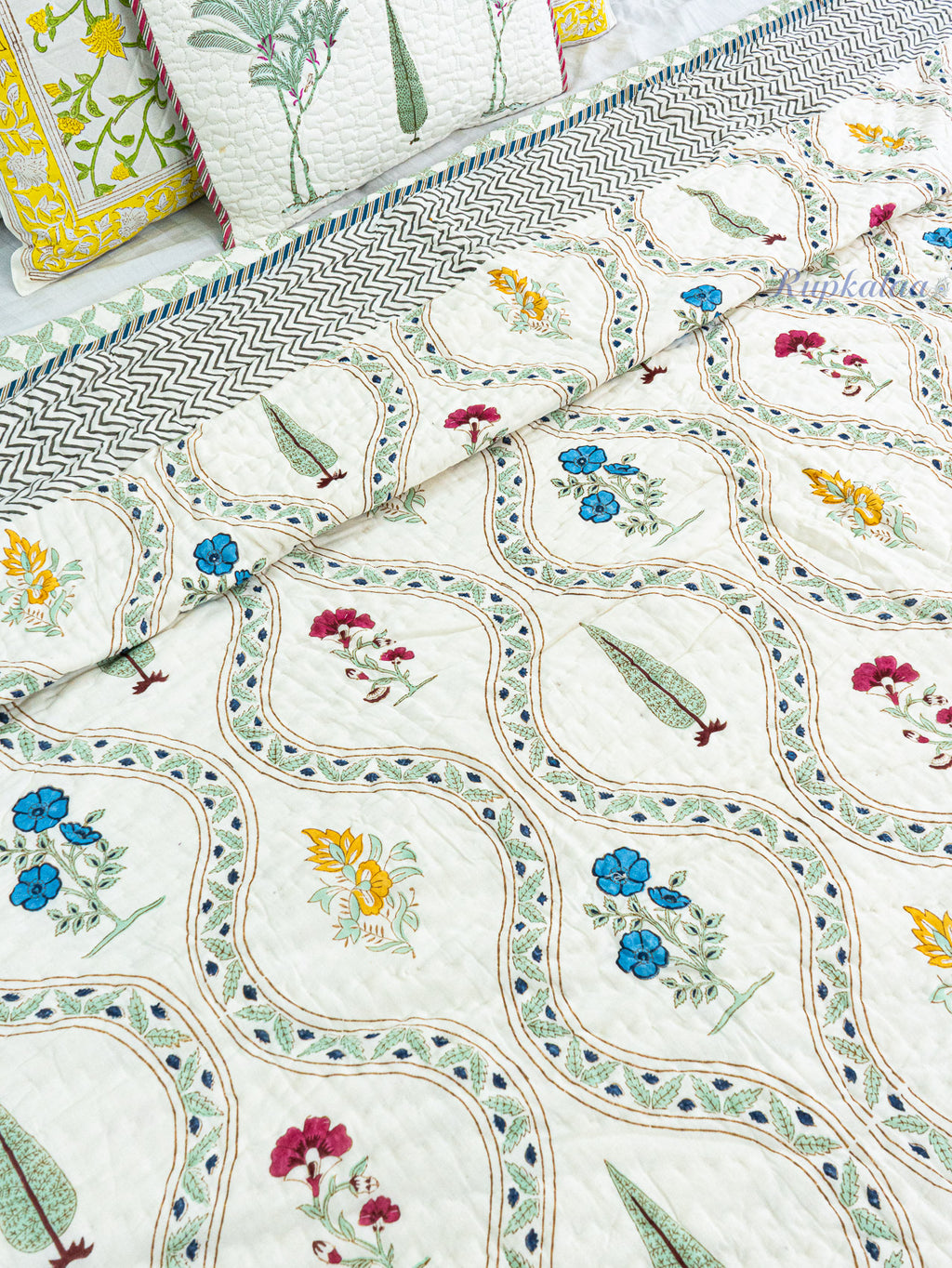Karigar Bloom Reversible Mulmul Double Bed Quilt