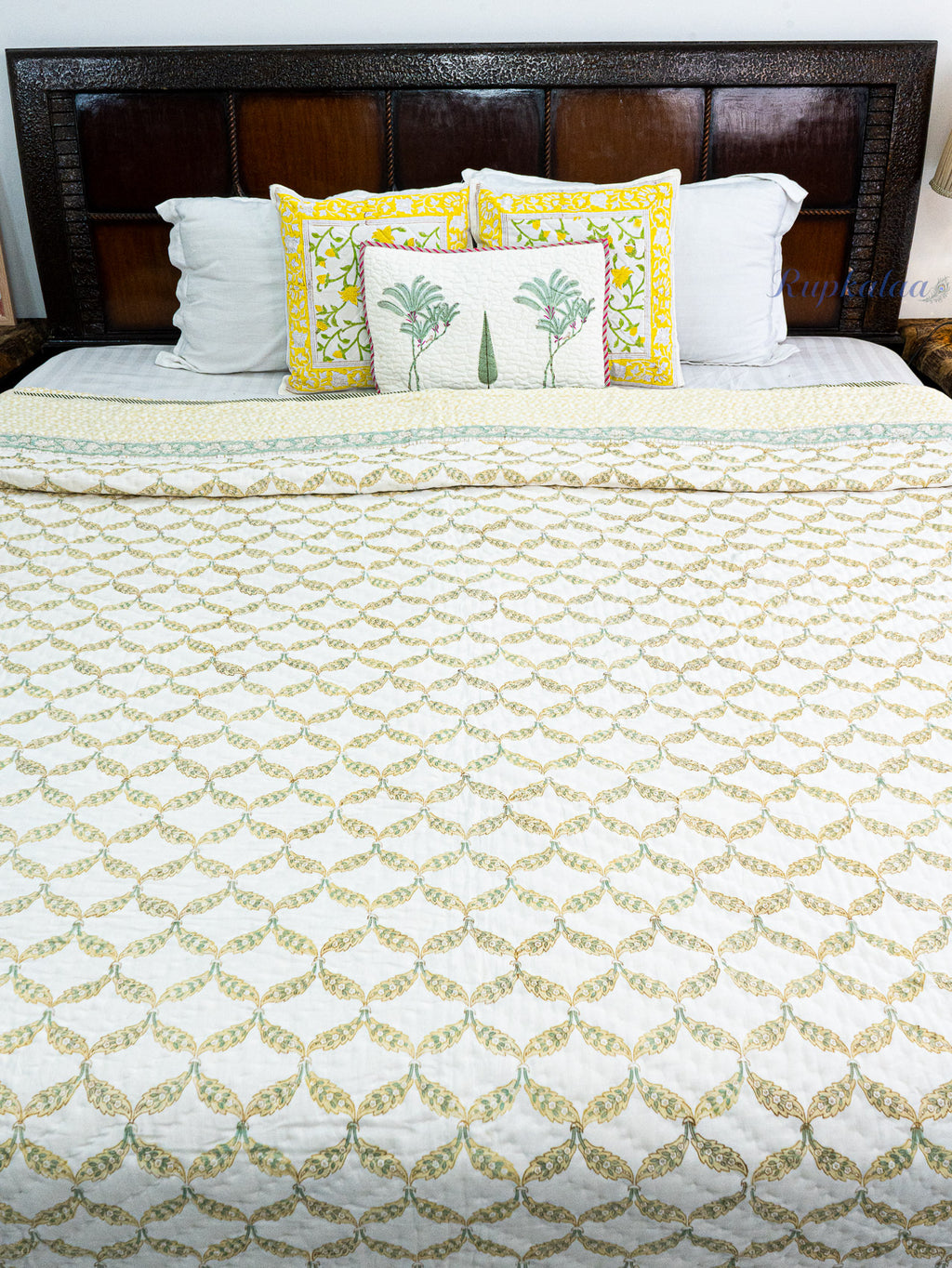 Pushp Jaal Reversible Mulmul Double Bed Quilt