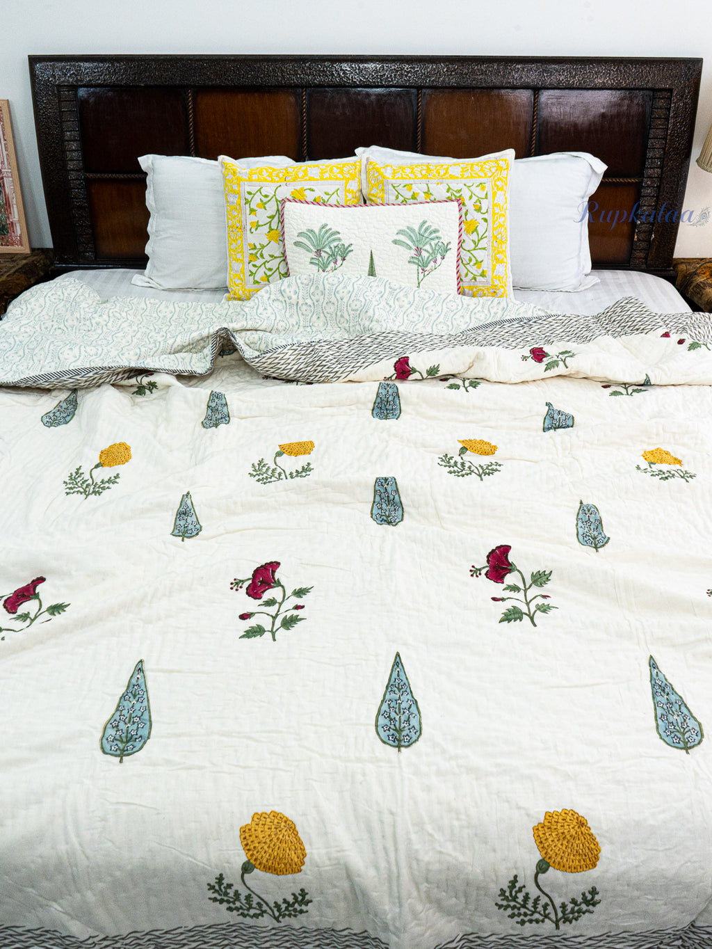 Petals at Ease Reversible Mulmul Double Bed Quilt