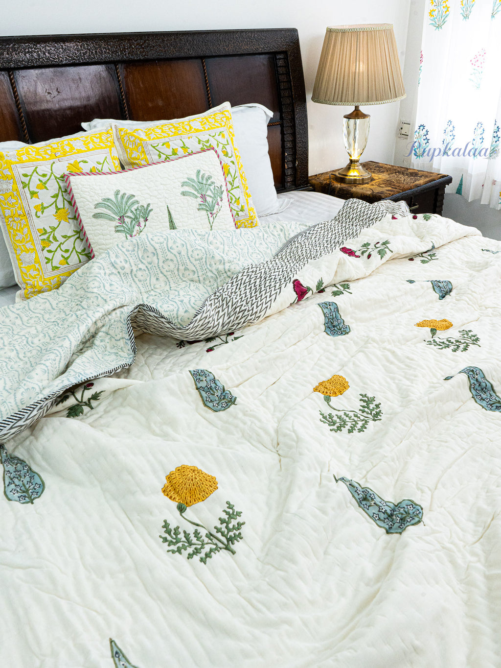 Petals at Ease Reversible Mulmul Double Bed Quilt