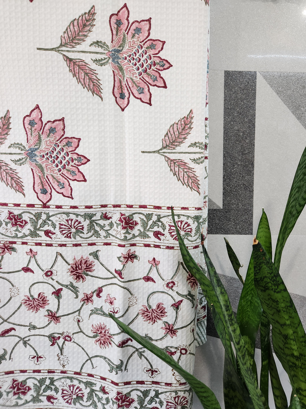 HANDBLOCKED BODY TOWEL