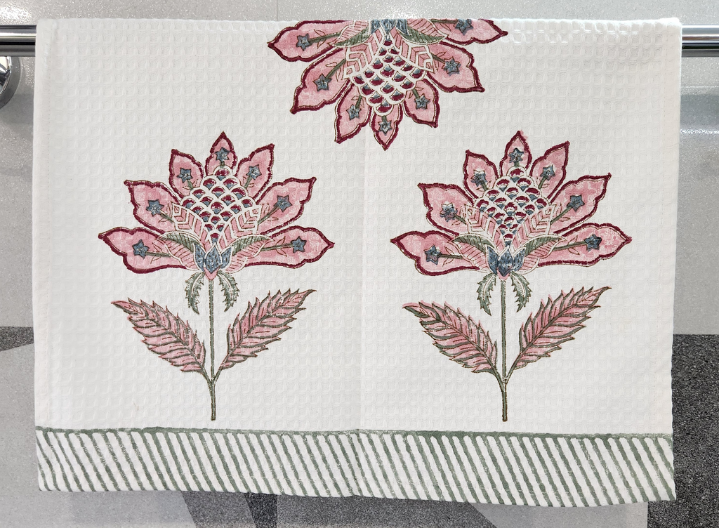 HANDBLOCKED BODY TOWEL