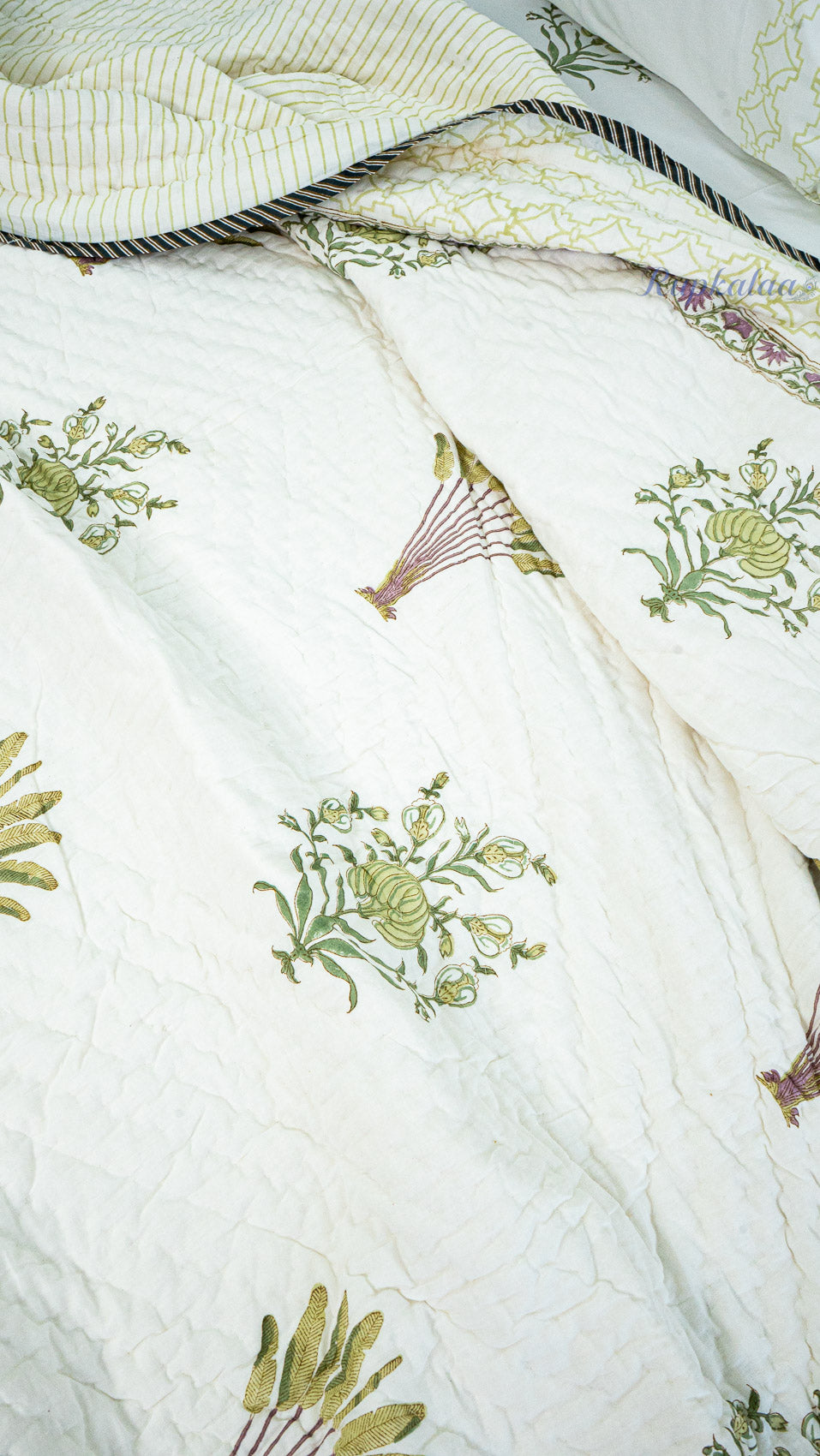 Leaf & Light Quilt and Bedsheet Set
