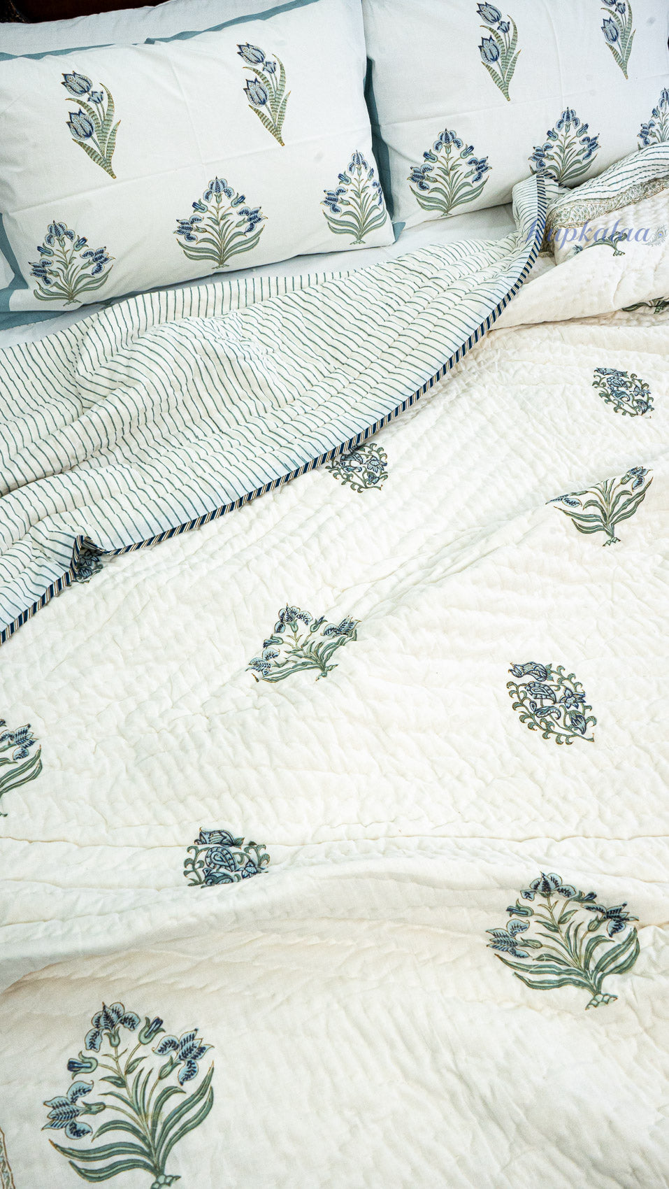Gentle Canopy Quilt and Bedsheet Set