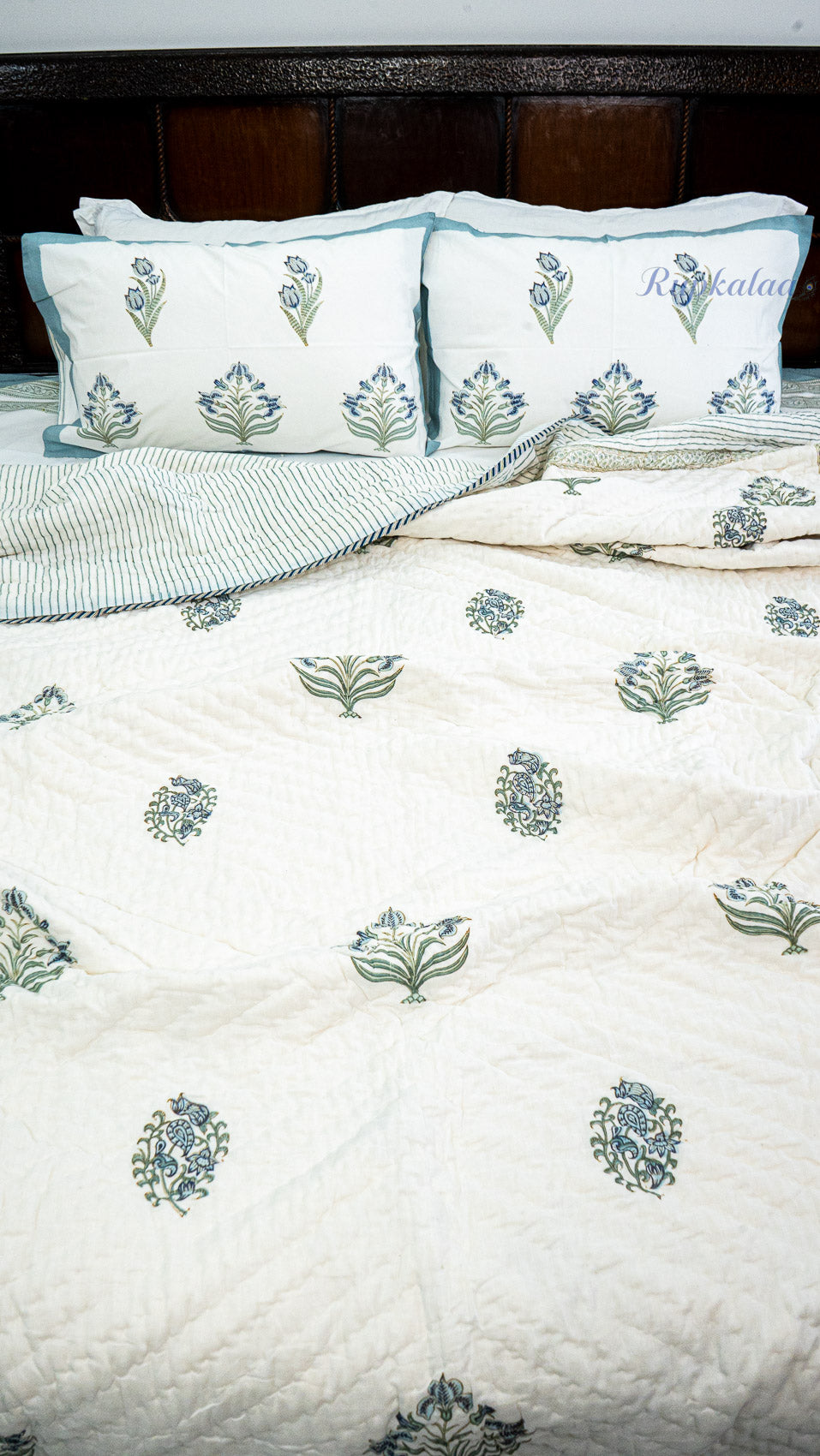 Gentle Canopy Quilt and Bedsheet Set