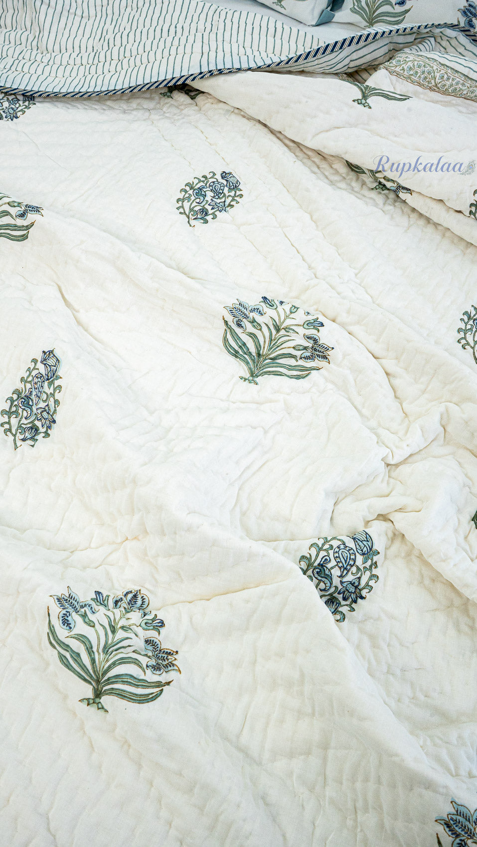 Gentle Canopy Quilt and Bedsheet Set