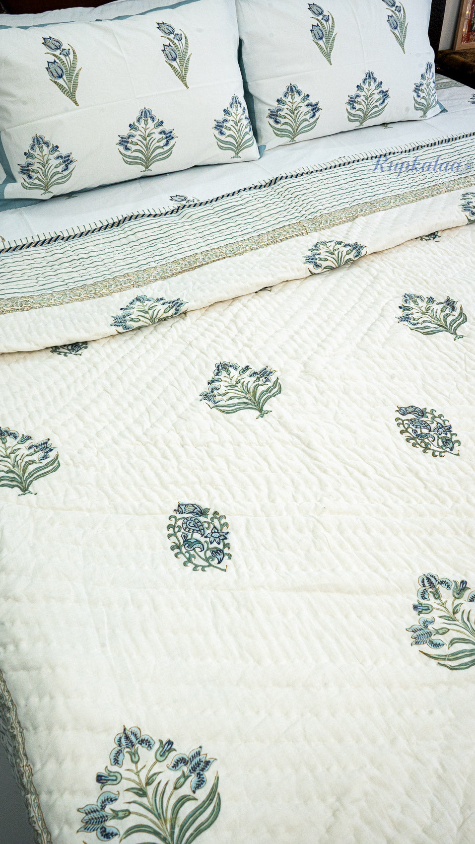 Gentle Canopy Quilt and Bedsheet Set