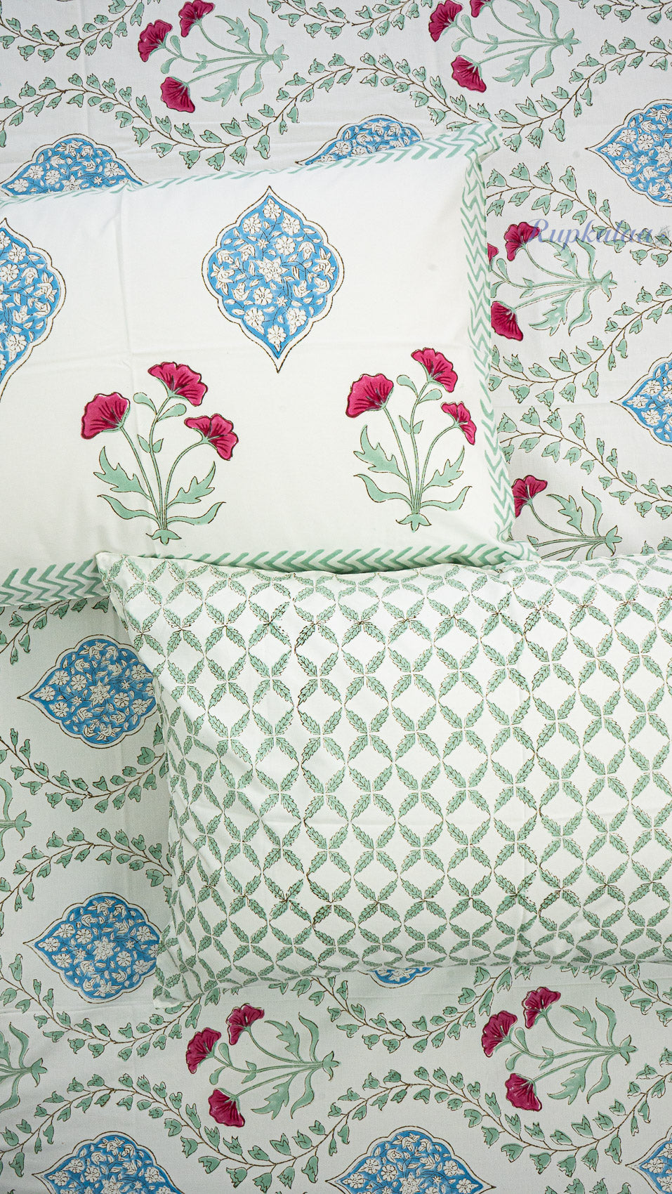 Sadabahaar Quilt and Bedsheet Set