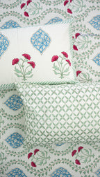 Sadabahaar Quilt and Bedsheet Set