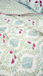 Sadabahaar Reversible Mulmul Double Bed Quilt