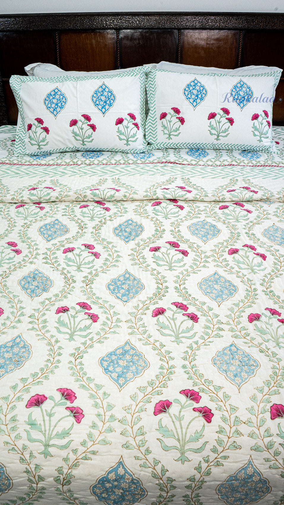 Sadabahaar Reversible Mulmul Double Bed Quilt
