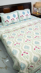 Sadabahaar Quilt and Bedsheet Set