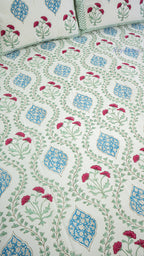 Sadabahaar Quilt and Bedsheet Set
