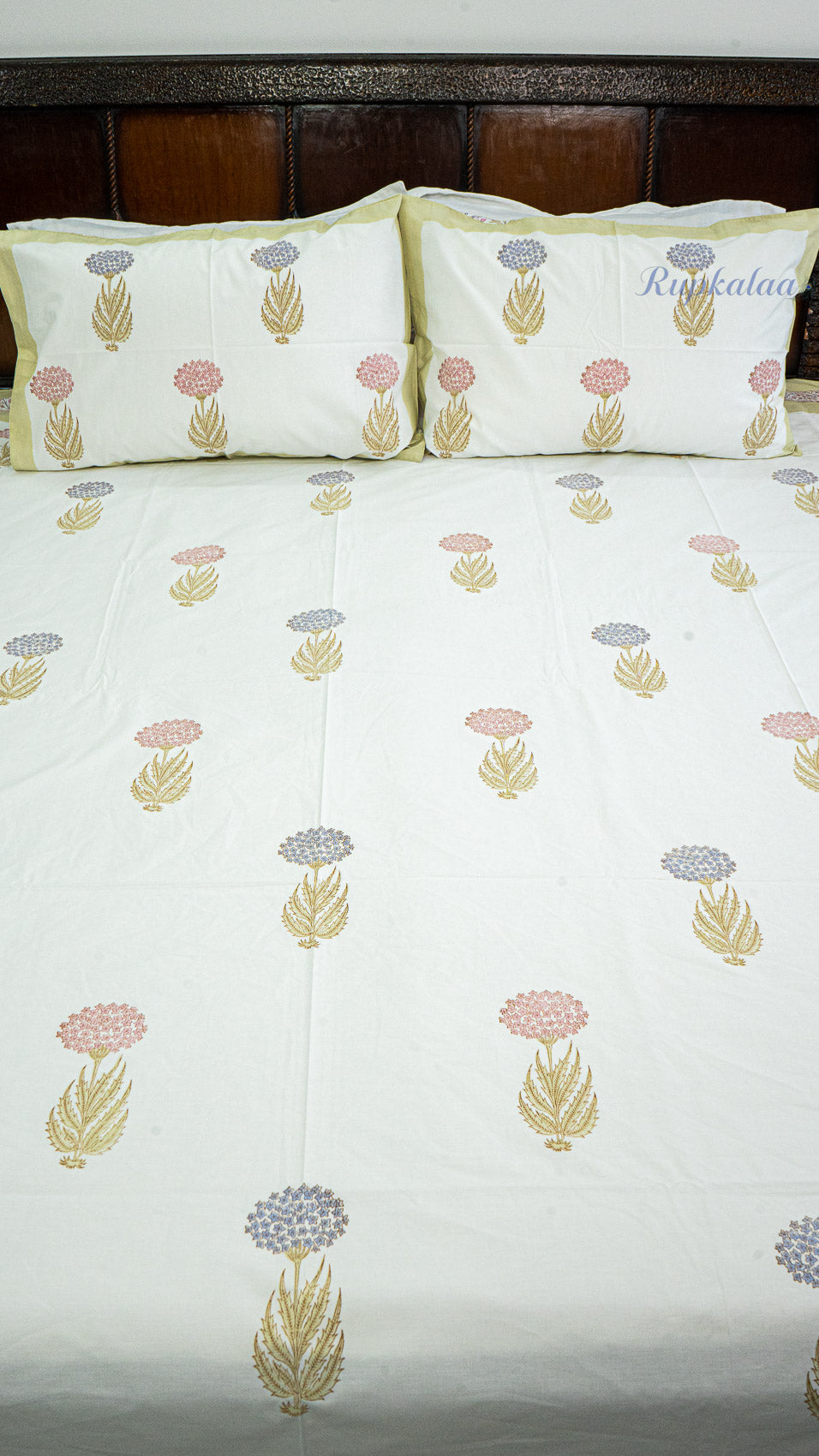 Patra Karigari Quilt and Bedsheet Set