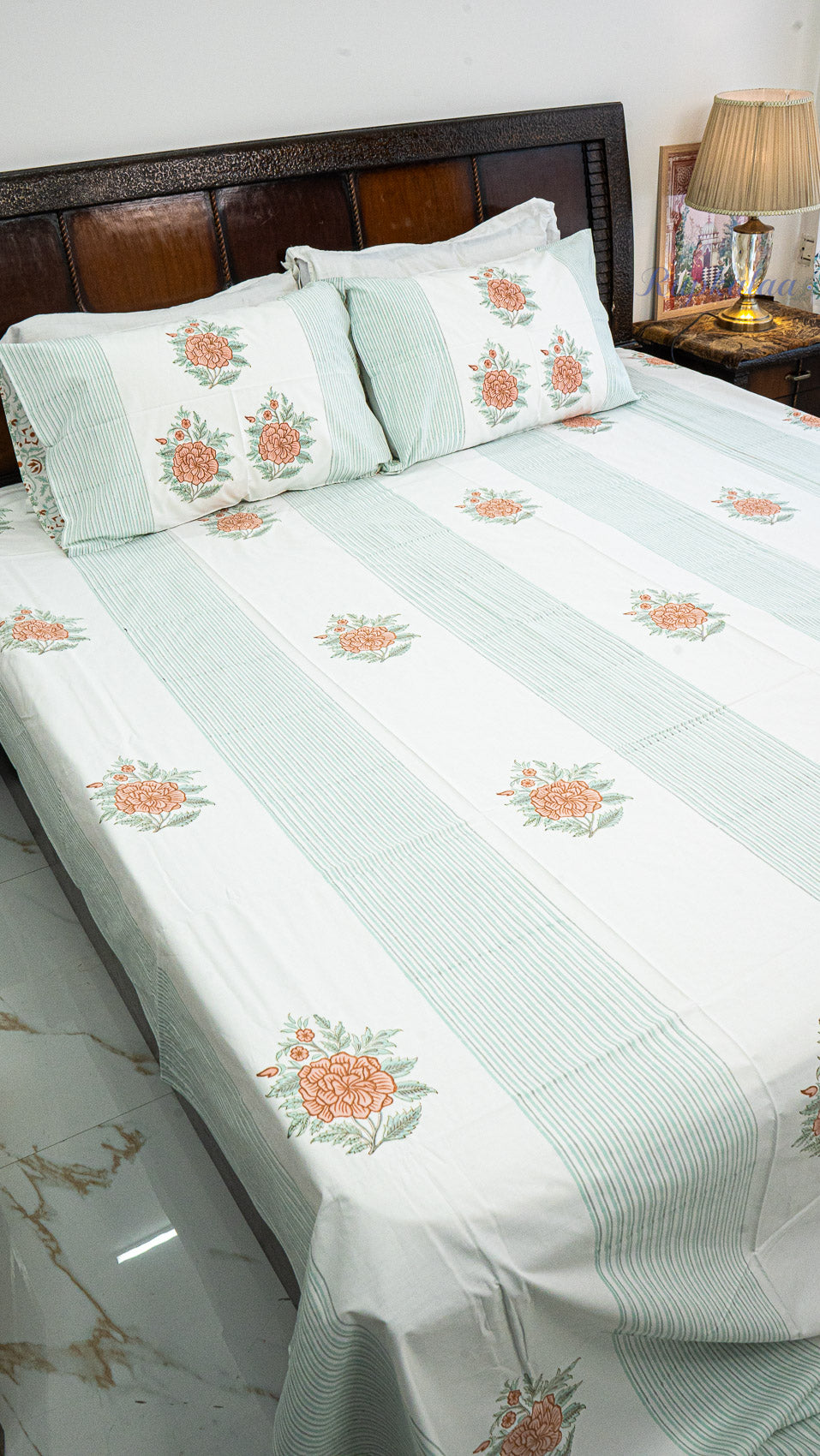 Agni Kusum Quilt and Bedsheet Set