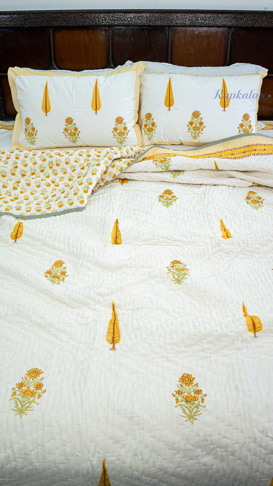 Haldi Phool Quilt and Bedsheet Set
