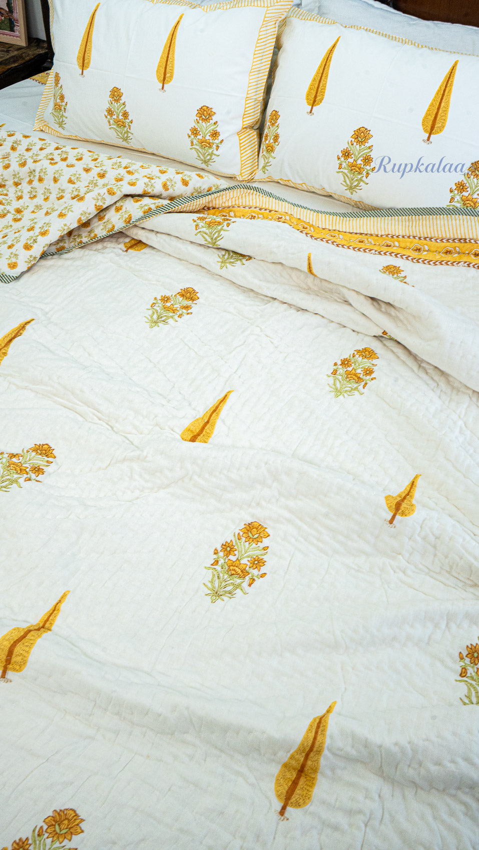 Haldi Phool Quilt and Bedsheet Set