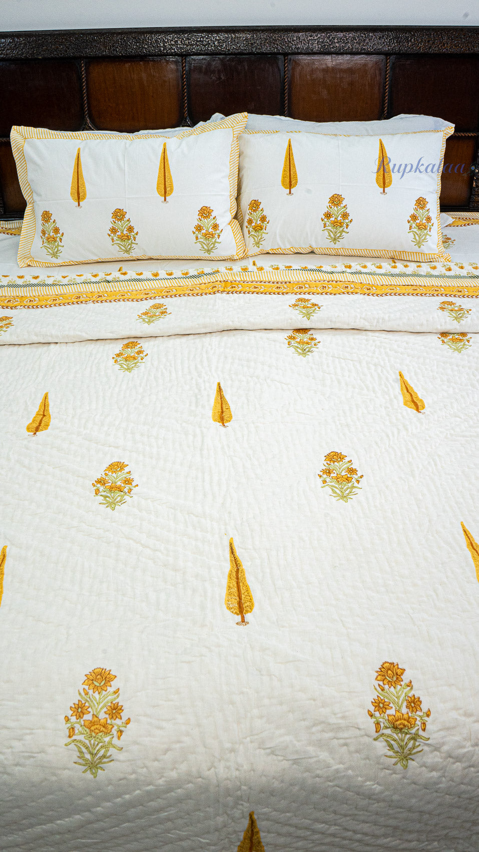 Haldi Phool Quilt and Bedsheet Set