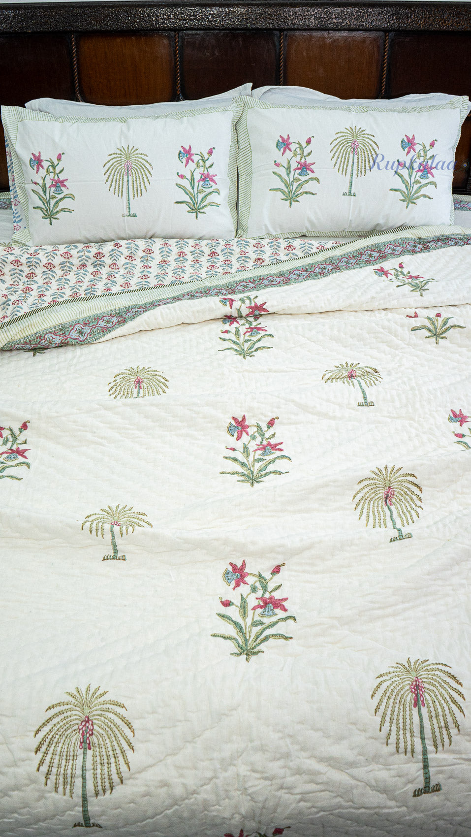 Karigari Quilt and Bedsheet Set