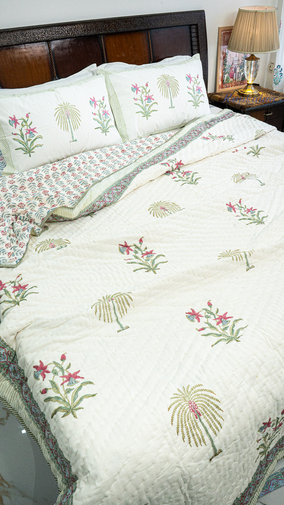 Karigari Quilt and Bedsheet Set