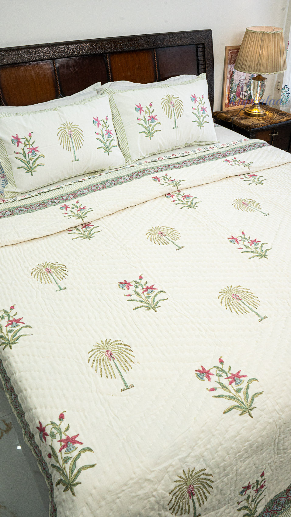 Karigari Quilt and Bedsheet Set