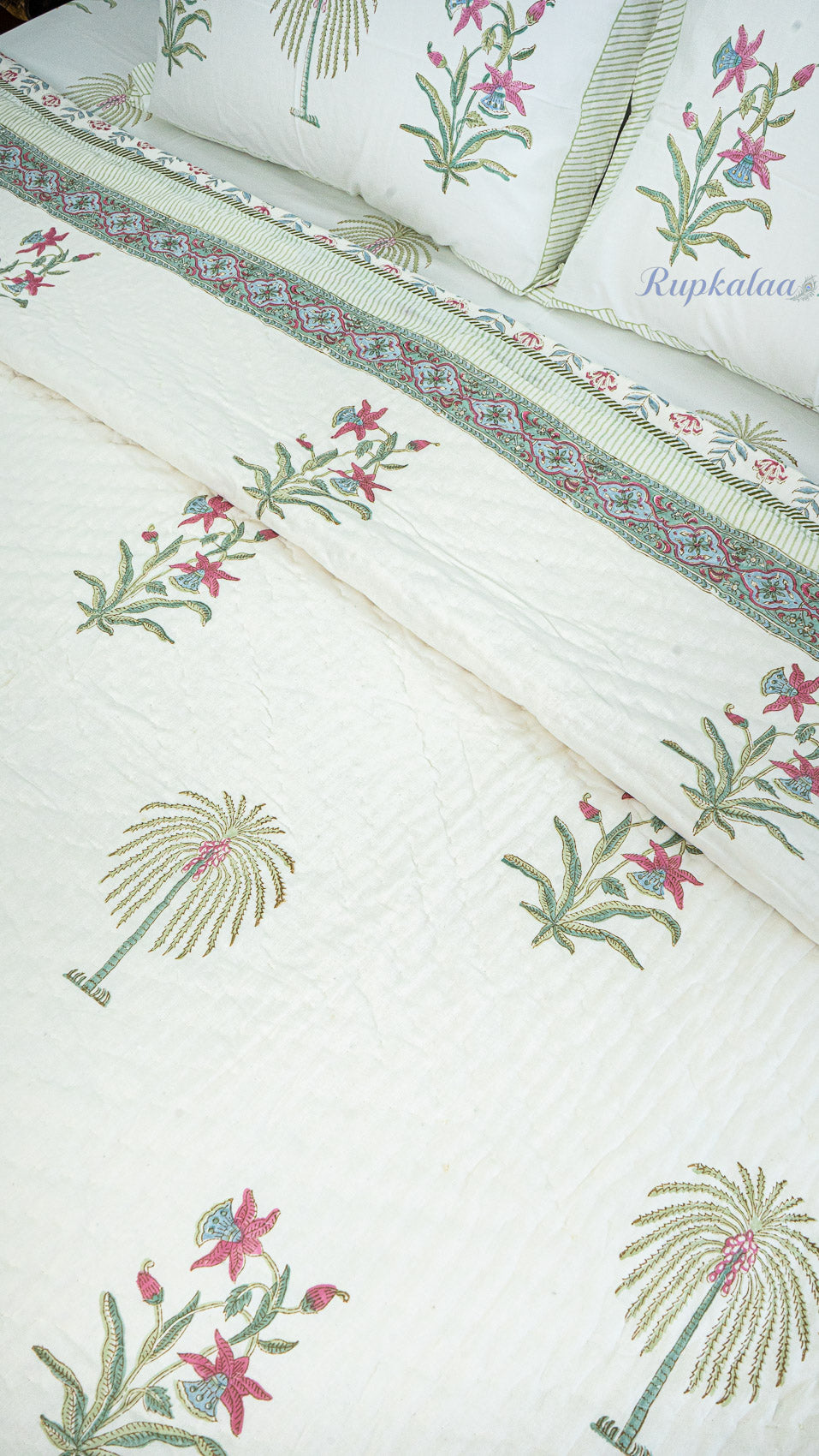 Karigari Quilt and Bedsheet Set