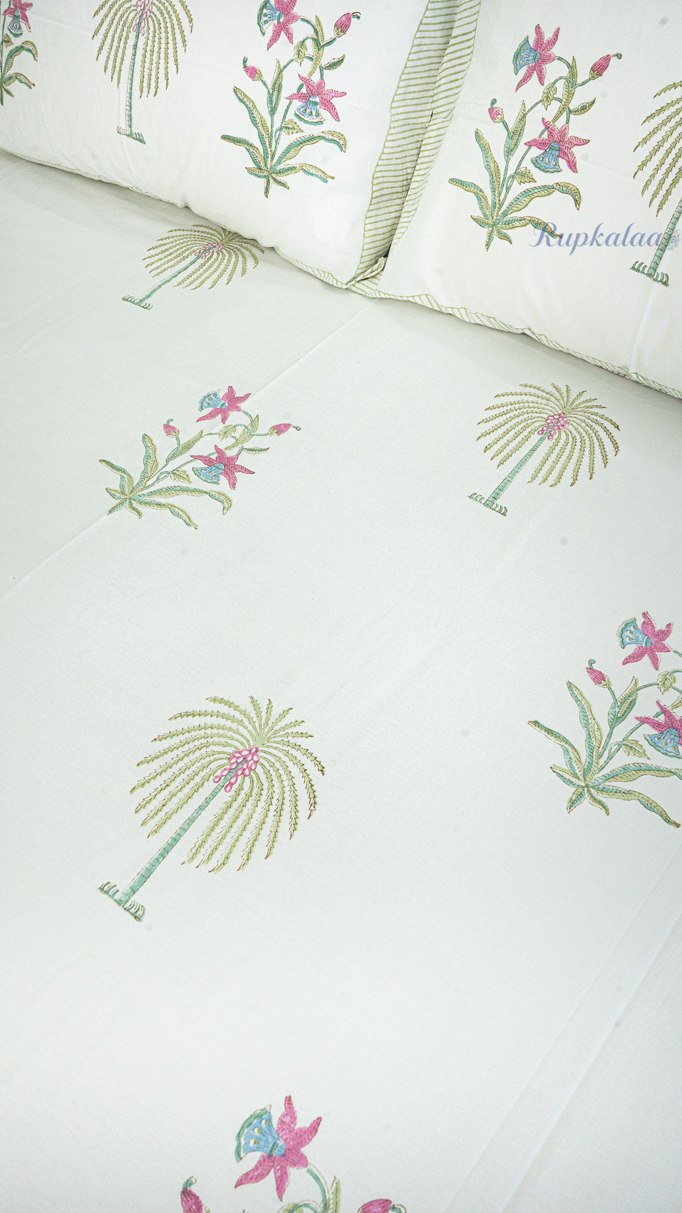 Karigari Quilt and Bedsheet Set