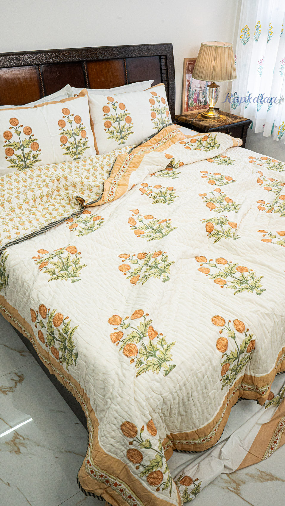 Golden Drift Quilt and Bedsheet Set
