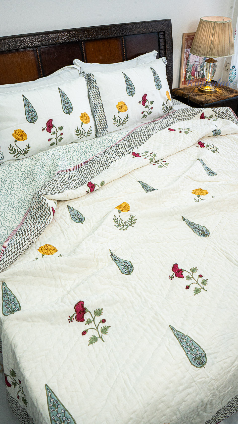 Soft Wildflowers Golden Drift Quilt and Bedsheet Set