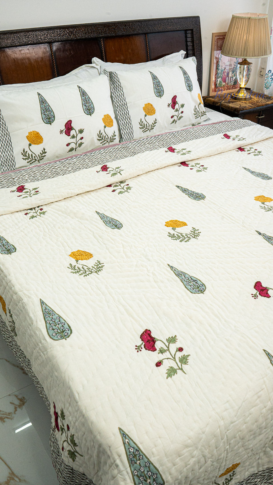 Soft Wildflowers Golden Drift Quilt and Bedsheet Set