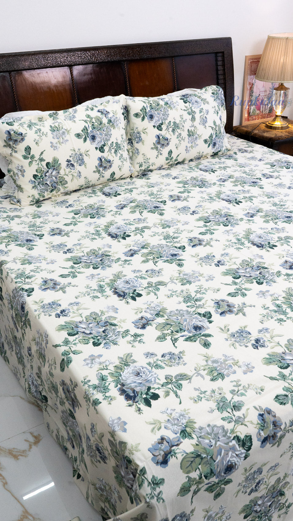 Neel Gulaab Thick Cotton Bedsheet with Two Pillow Covers